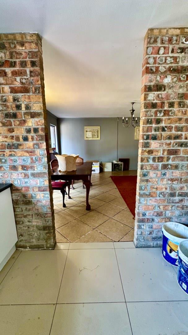 4 Bedroom Property for Sale in Sybrand Park Western Cape